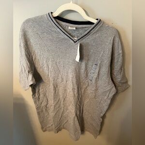 Old Navy Gray mens V-Neck L
